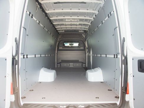 Used 2024 Mercedes-Benz Sprinter 3500 image 34