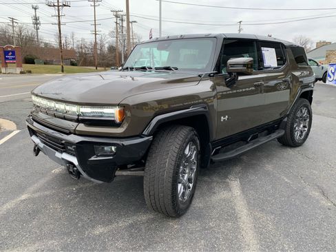 Used 2024 GMC Hummer EV 3X image 3