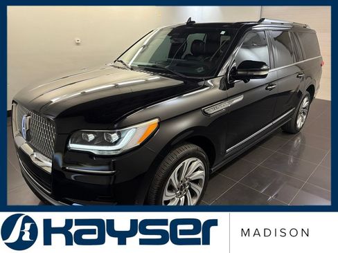 Used 2022 Lincoln Navigator L Reserve AWD/4WD image 3