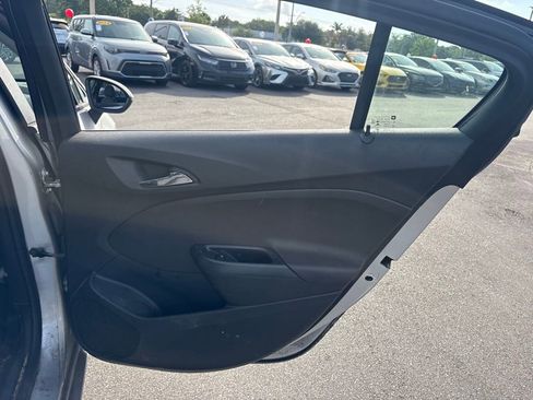 Used 2019 Chevrolet Cruze LS FWD image 15