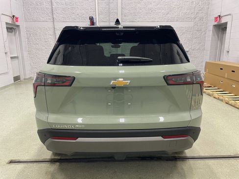 New 2026 Chevrolet Equinox LT w/ Convenience Package II image 4