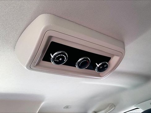 Used 2019 Dodge Journey GT image 32