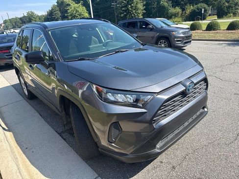 Used 2020 Toyota RAV4 LE w/ All Weather Liner Package AWD/4WD image 9