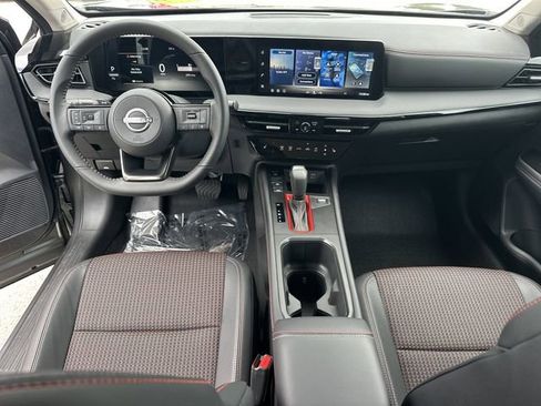 Used 2026 Nissan Kicks SR w/ Cold Weather Package FWD image 15
