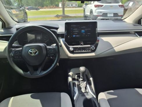 Used 2023 Toyota Corolla LE image 10