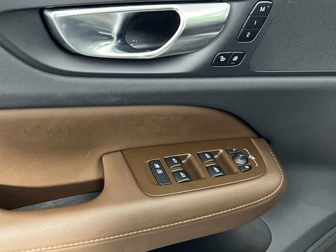 Certified 2025 Volvo V60 B5 Cross Country Plus image 15