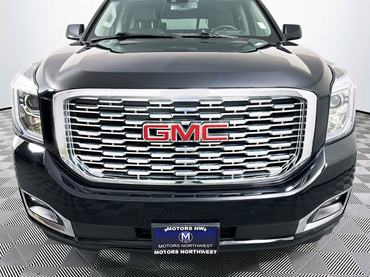 Used 2019 GMC Yukon Denali AWD/4WD image 2