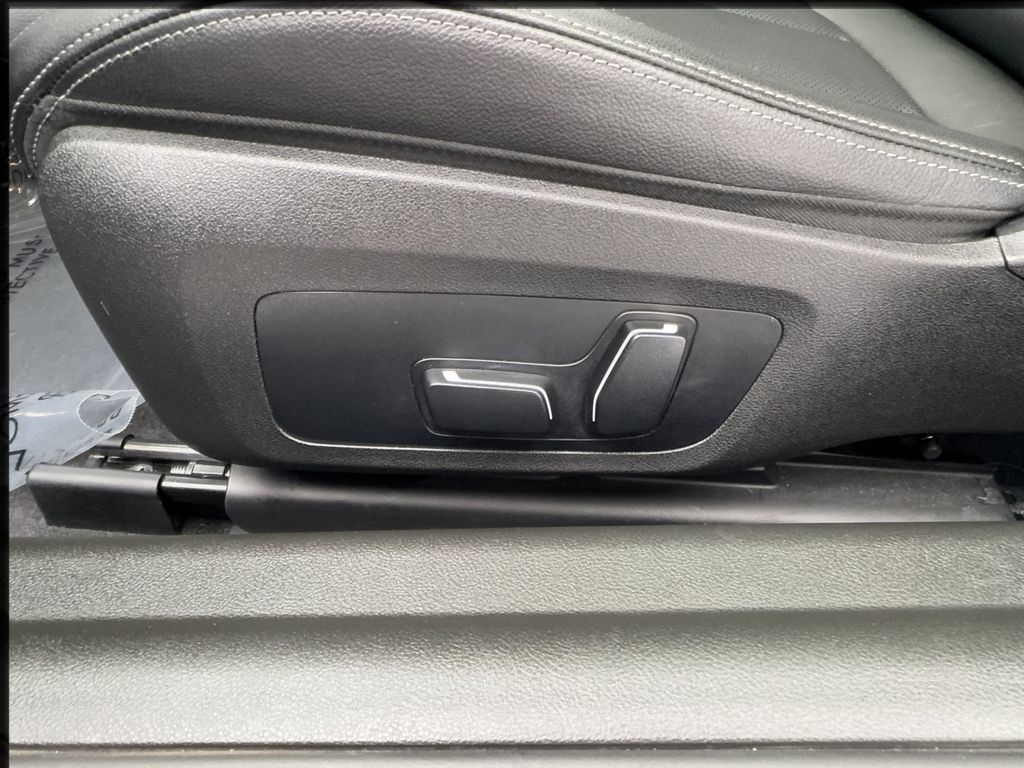 Used 2025 BMW 230i Coupe RWD image 18
