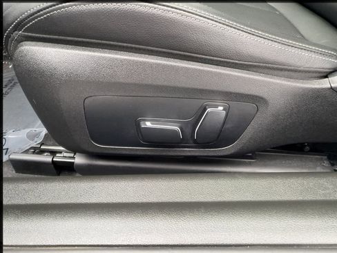 Used 2025 BMW 230i Coupe RWD image 18