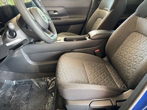Used 2026 Nissan Kicks SV w/ Cold Weather Package FWD image 25