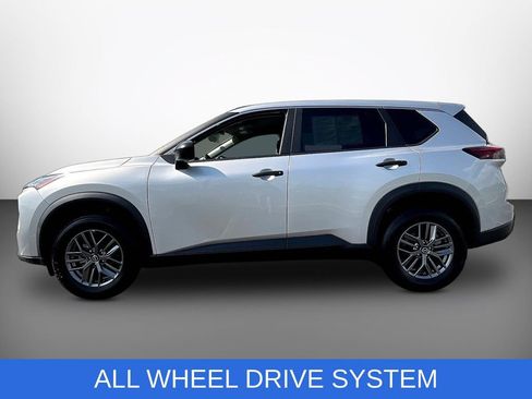 Used 2024 Nissan Rogue S AWD/4WD image 4
