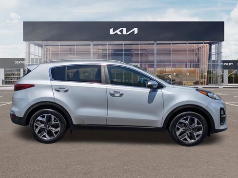 Used 2020 Kia Sportage EX FWD image 3