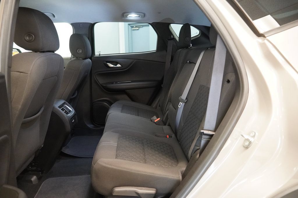Used 2021 Chevrolet Blazer LT FWD image 26