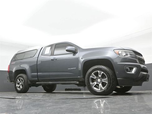 Used 2017 Chevrolet Colorado Z71 image 30