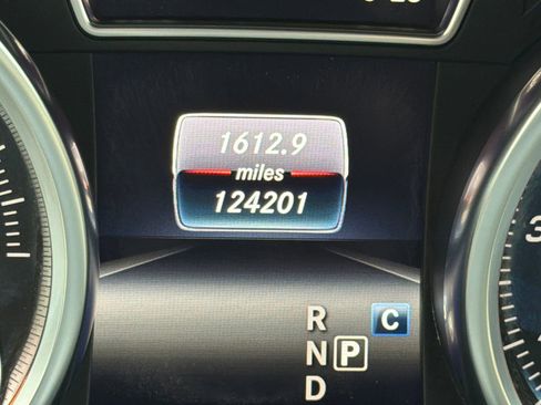 Used 2017 Mercedes-Benz GLS 450 4MATIC w/ Premium Package image 16