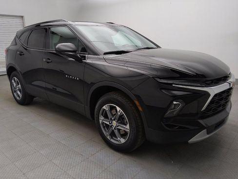Used 2024 Chevrolet Blazer LT w/ Convenience Package FWD image 11