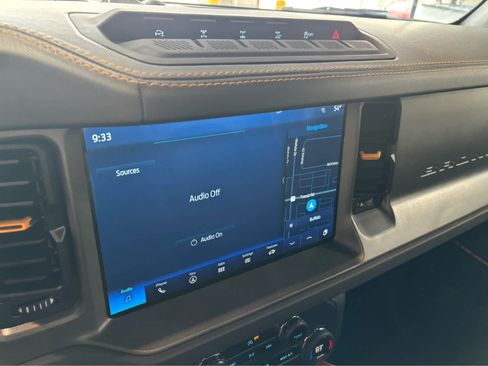 Used 2024 Ford Bronco Badlands AWD/4WD image 19