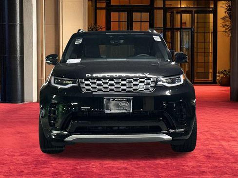 New 2026 Land Rover Discovery Limited Edition image 7