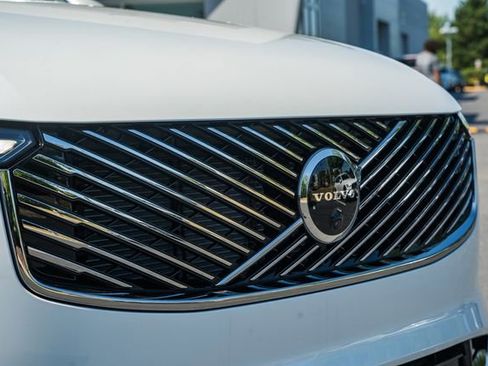 New 2026 Volvo XC90 T8 Ultra w/ Protection Package Premier AWD/4WD image 13