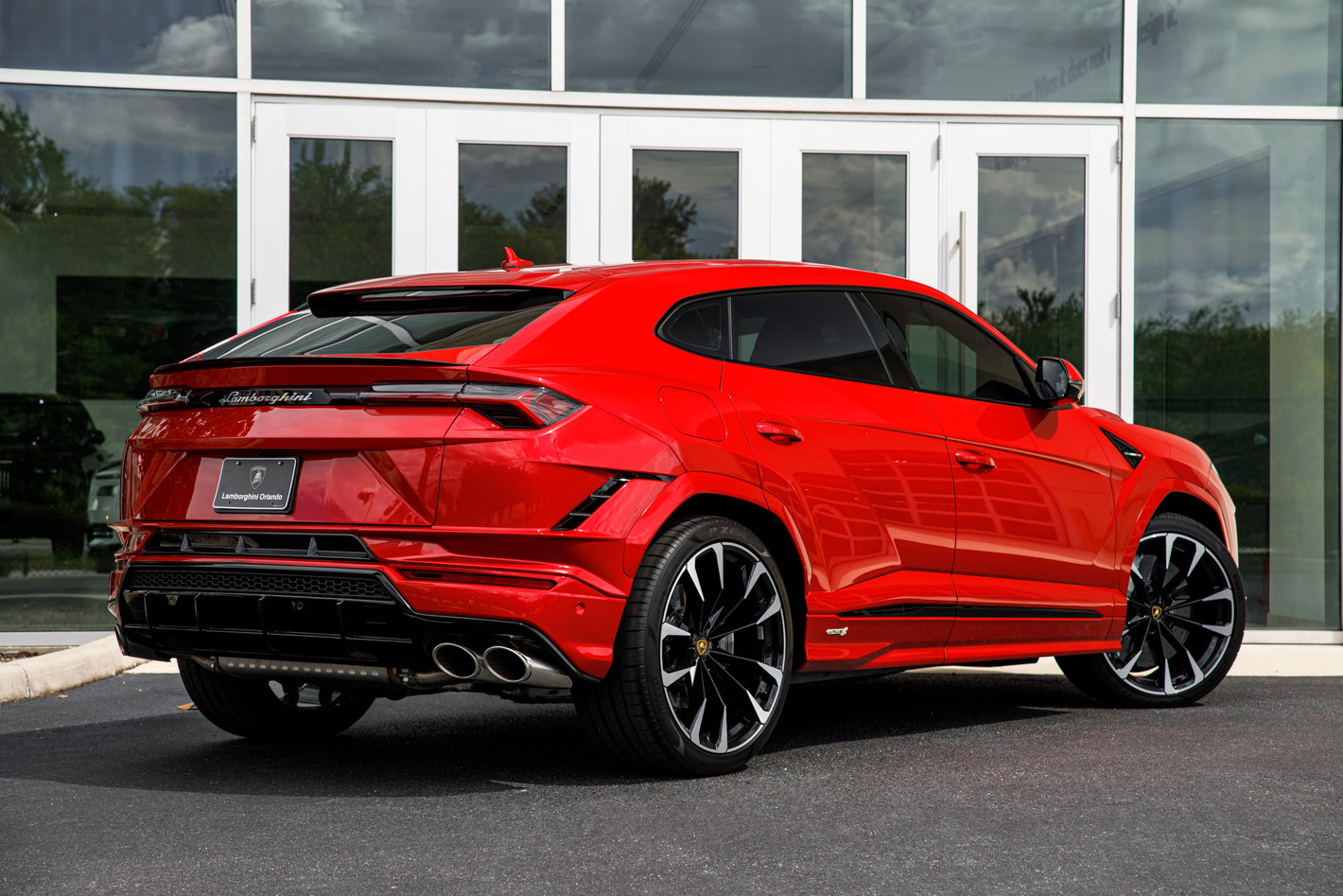 Used 2024 Lamborghini Urus S AWD/4WD image 17