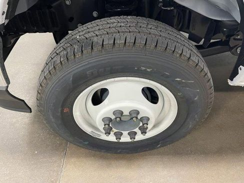 New 2025 Ford E-450 and Econoline 450 Super Duty w/ Power Equipment Group RWD image 4