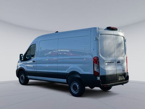 New 2026 Ford Transit 250 148 Medium Roof RWD image 4