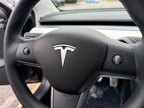 Used 2022 Tesla Model 3 Long Range AWD/4WD image 23