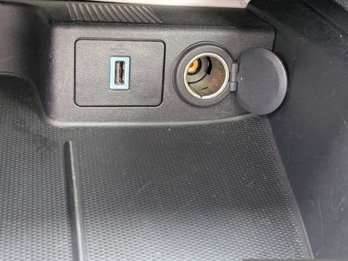 Used 2020 Ford Escape SE FWD image 24