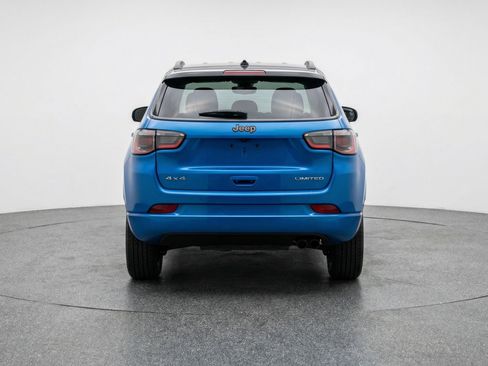 Used 2025 Jeep Compass Trailhawk AWD/4WD image 7