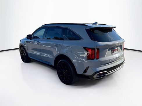 Used 2022 Kia Sorento SX image 5