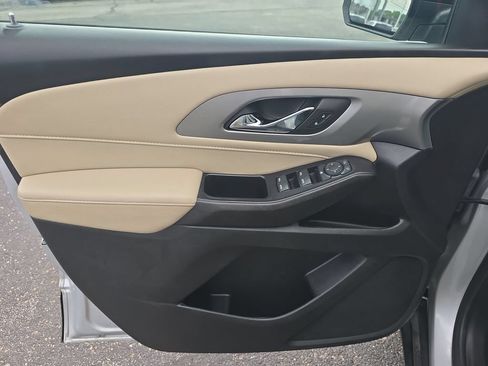 Used 2022 Chevrolet Traverse LS AWD/4WD image 23