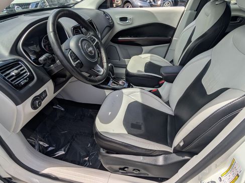 Used 2018 Jeep Compass Limited w/ Navigation Group FWD image 10