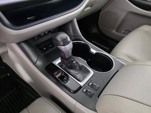 Used 2018 Toyota Highlander XLE AWD/4WD image 44
