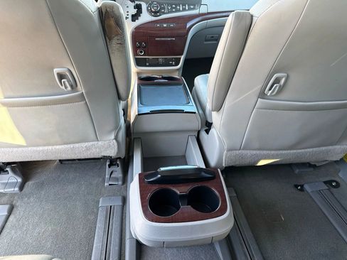 Used 2012 Toyota Sienna Limited image 57