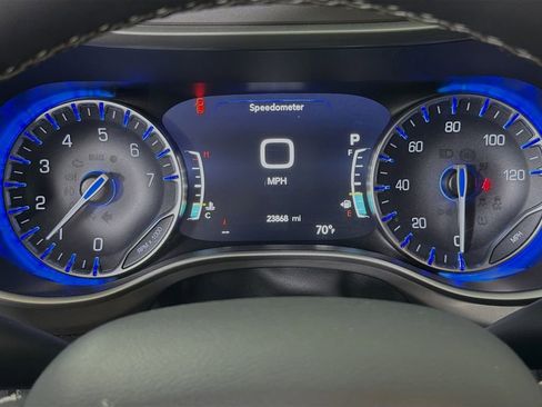 Used 2025 Chrysler Pacifica Select FWD image 15
