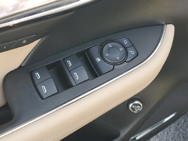 Certified 2025 Buick Envision Preferred AWD/4WD image 17