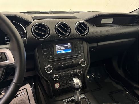 Used 2017 Ford Mustang Coupe RWD image 35
