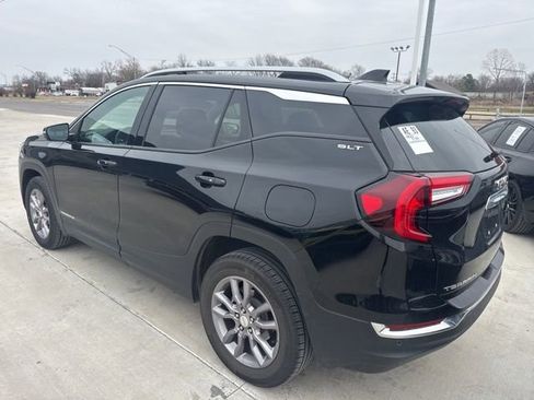 Used 2023 GMC Terrain SLT w/ Infotainment Package II image 3