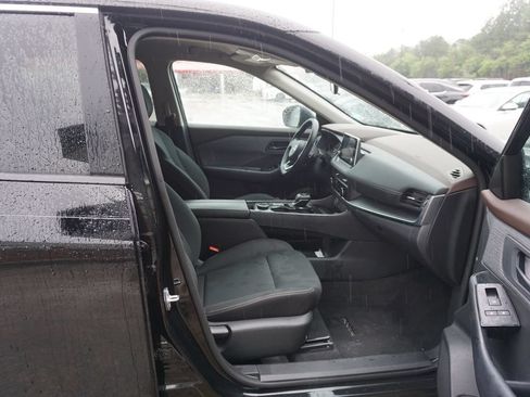 Used 2023 Nissan Rogue S AWD/4WD image 14