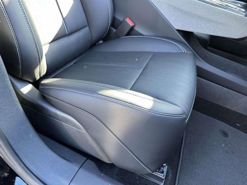 New 2025 Cadillac Optiq Sport 2 w/ LPO, ONYX Package image 9