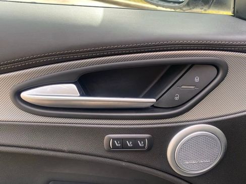 Used 2023 Alfa Romeo Stelvio Veloce image 17