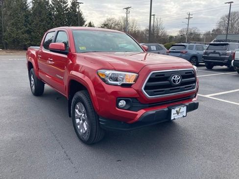 Used 2016 Toyota Tacoma SR5 w/ SR5 Appearance Package (SN) image 13