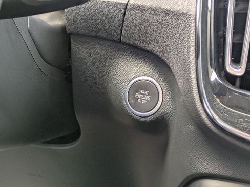 Used 2023 Volvo XC40 B5 Ultimate w/ Protection Package Premier image 19