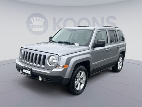 Used 2014 Jeep Patriot Latitude w/ Sun/Sound Group AWD/4WD image 5
