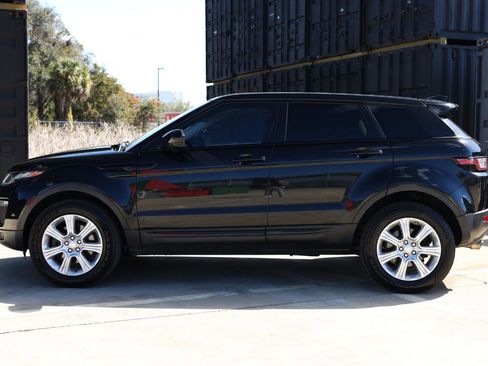 Used 2017 Land Rover Range Rover Evoque SE image 3