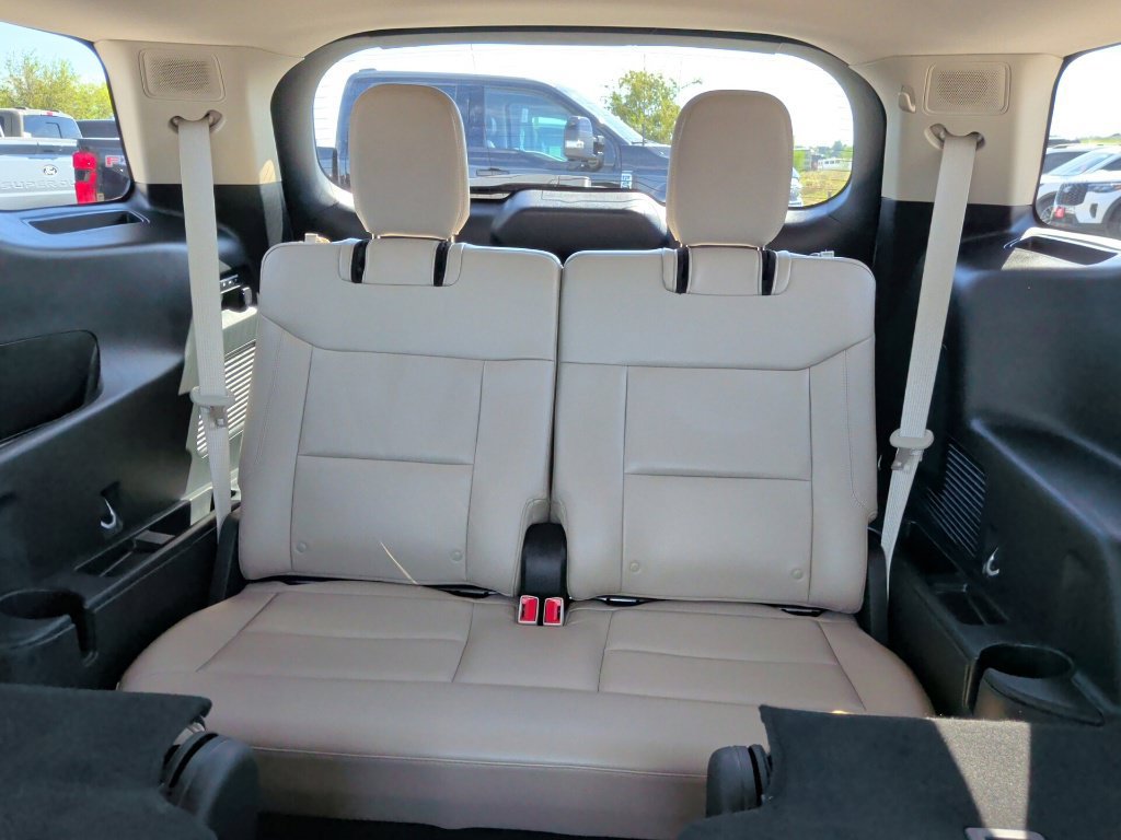 Used 2023 Ford Explorer Limited w/ Limited Technology Package RWD image 43