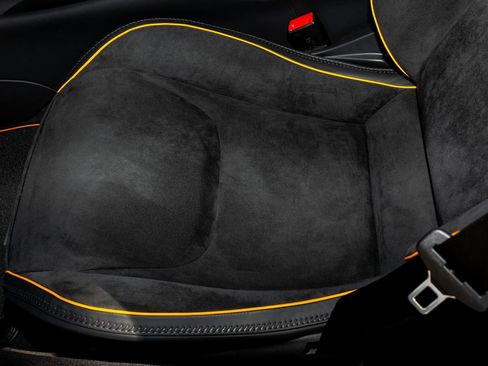 Used 2024 McLaren Artura RWD image 57