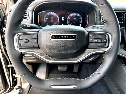Used 2024 Jeep Wagoneer L Series II w/ Flexible Seating Group image 15