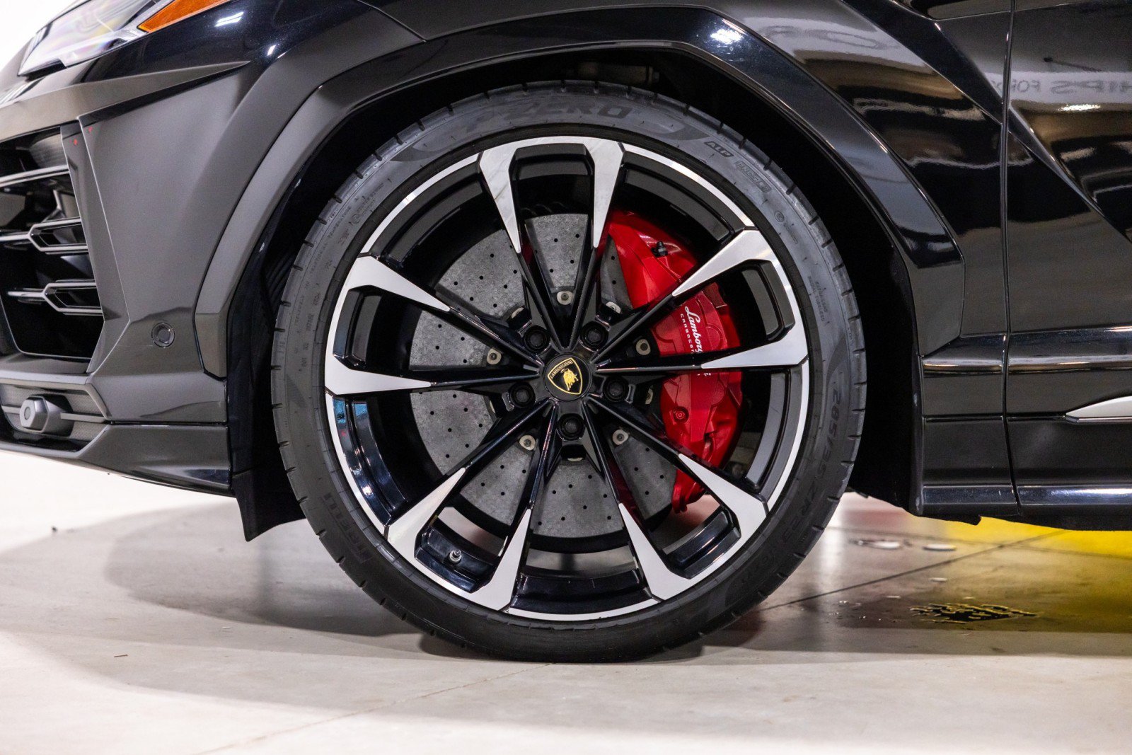 Used 2020 Lamborghini Urus AWD/4WD image 18