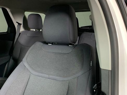 Used 2025 Ford Explorer Active image 19